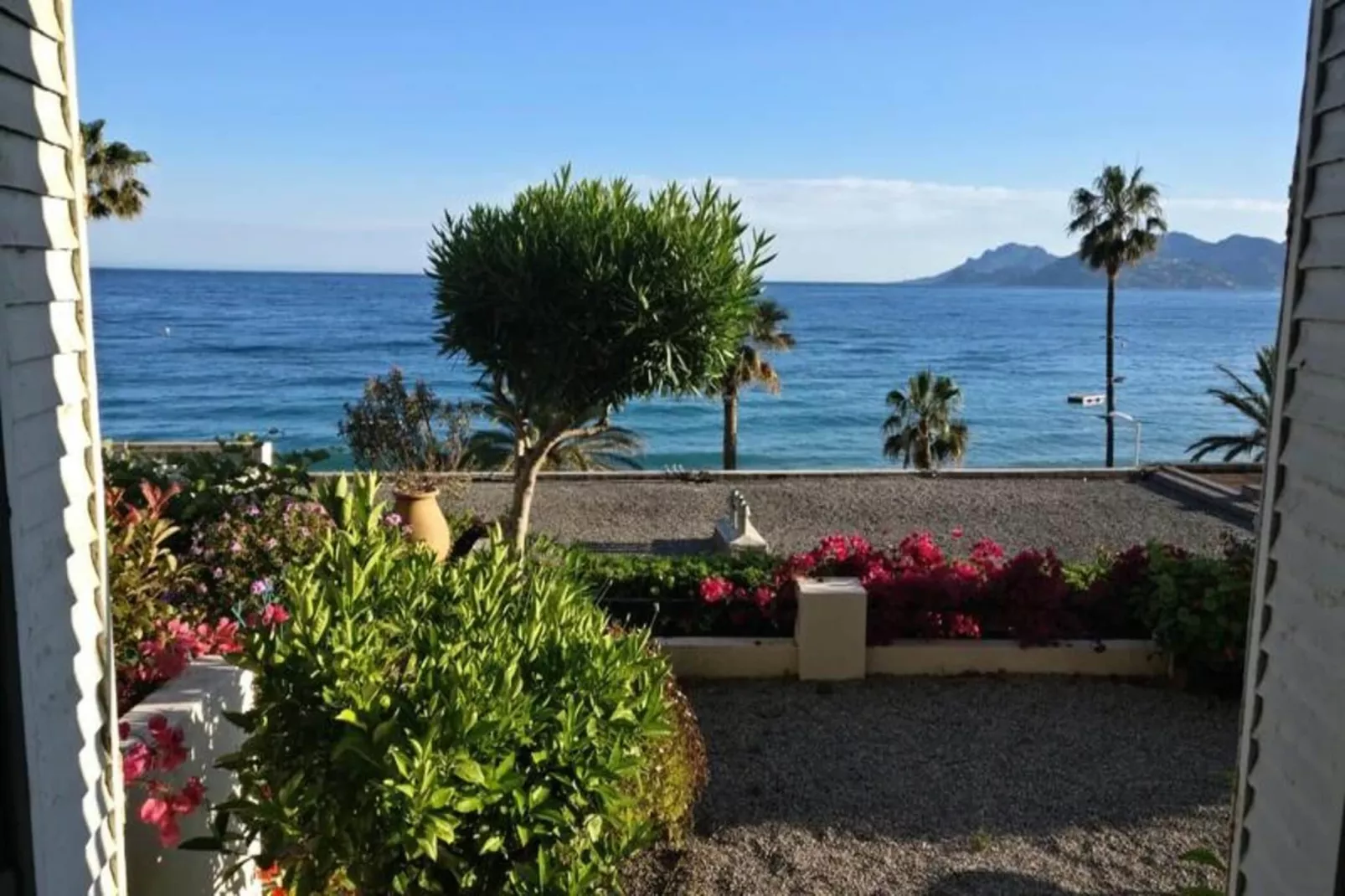 Résidence Appartement 145 M2 Face &agrave; La Mer / Acc&egrave;s Priv&eacute; &agrave; La Mer-Buitenkant zomer