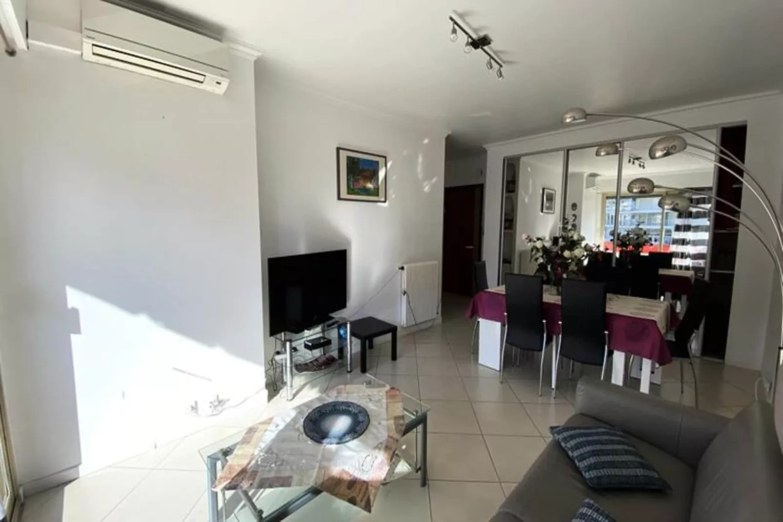 Résidence 2 Pi&egrave;ces Plein Sud &agrave; 300m De La Croisette ☀live In Le Bosquet☀-Woonkamer