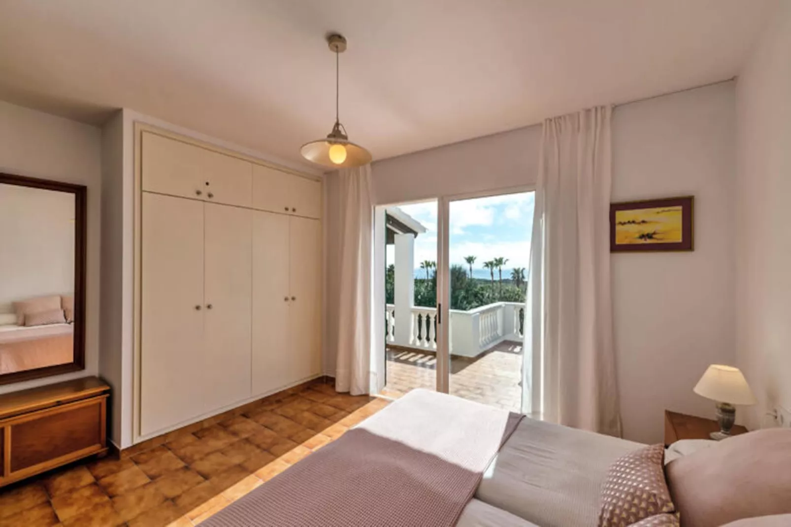 Maison à Son Bou-Image-tags.