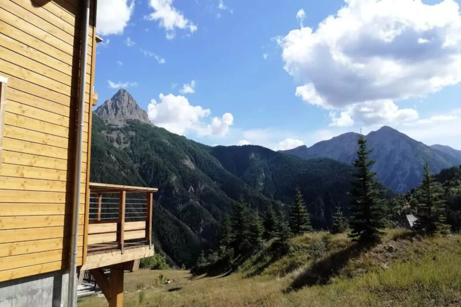 Chalet Epi-Image-tags.