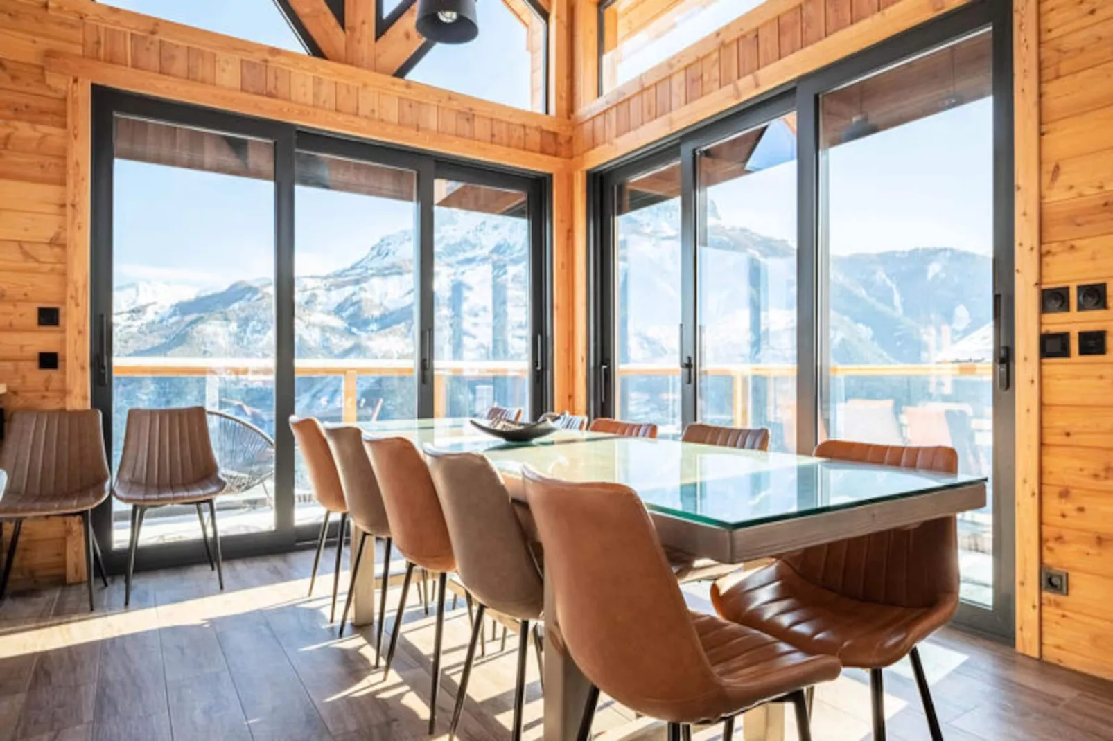 Chalet Lumiere-Image-tags.