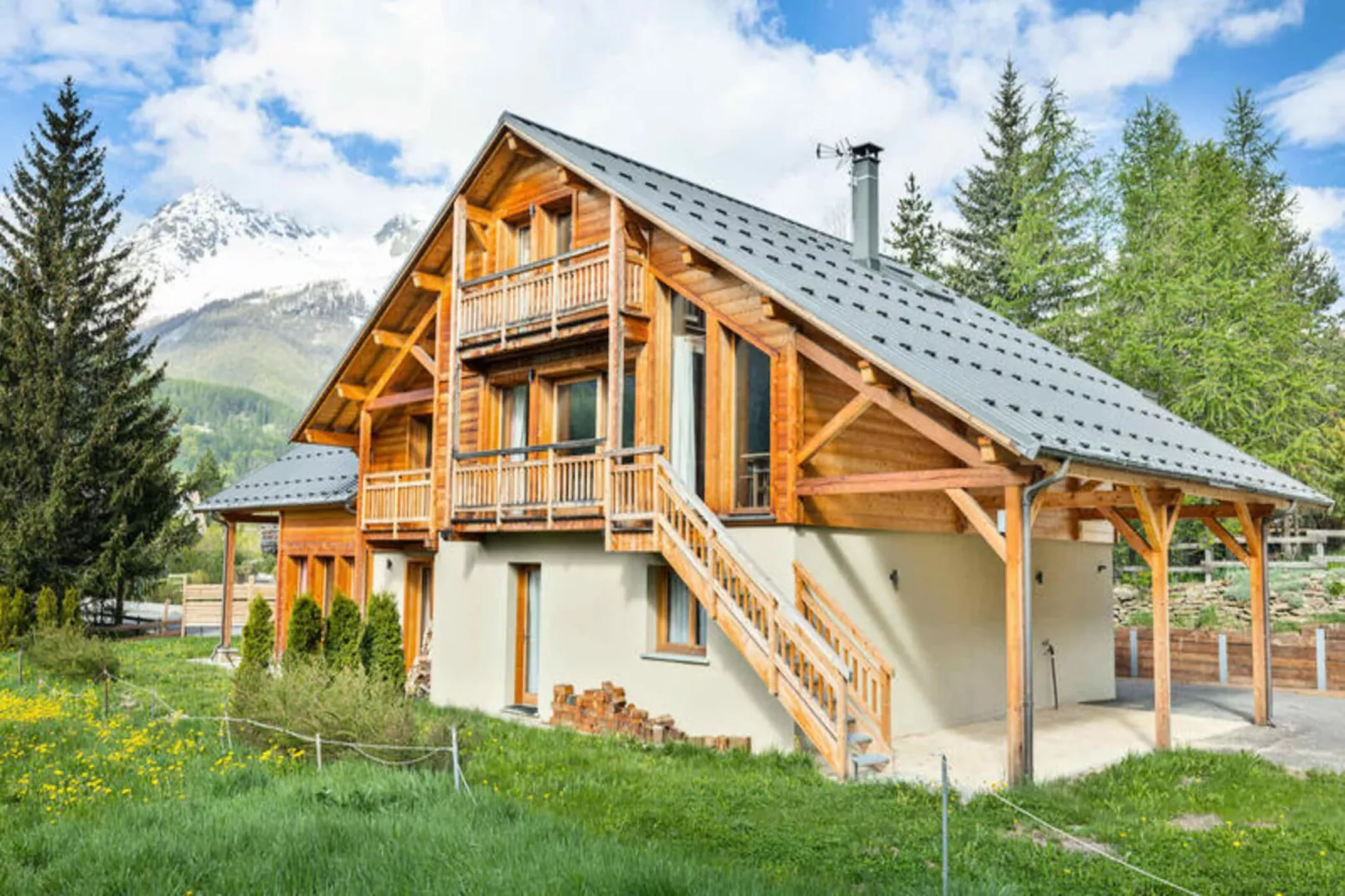 Résidence Marmottant-Buitenkant zomer