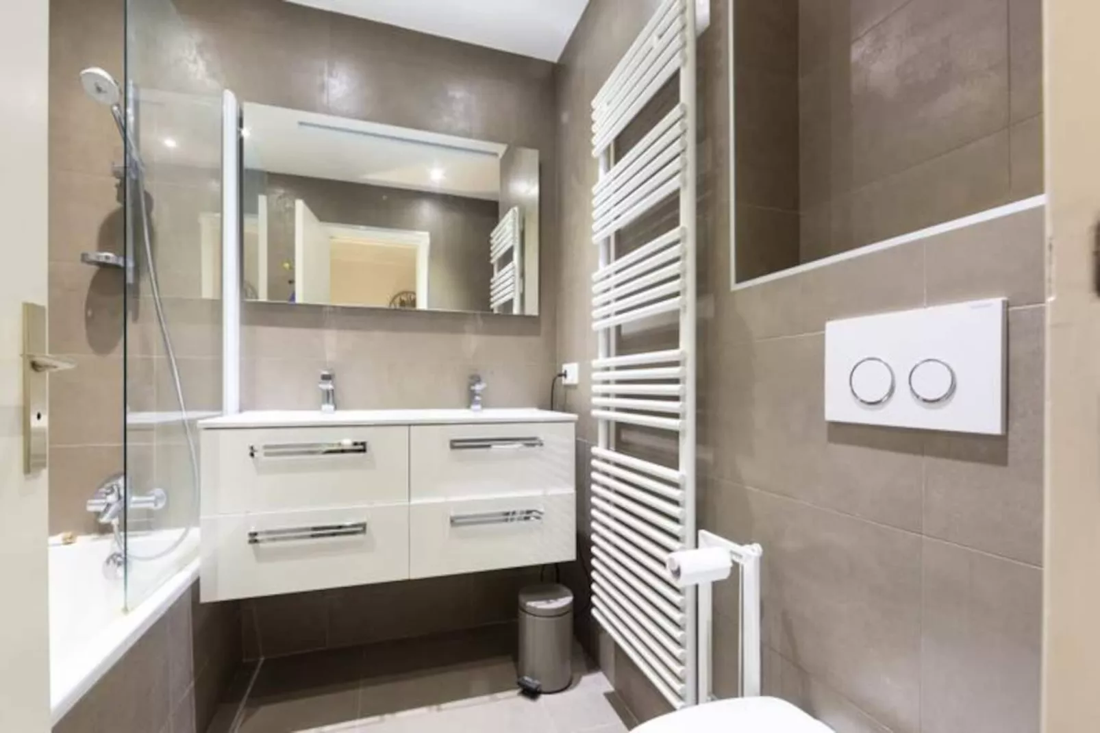 Résidence Bnb Renting 3 Pi&egrave;ces Avec Une Vue &agrave; Couper Le Souffle &agrave; Antibes !-Image-tags.