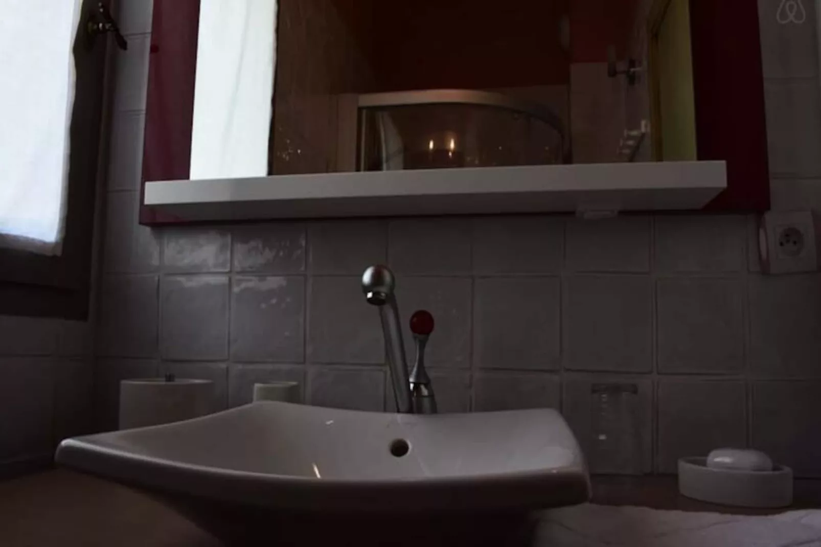 Maison Marie, Authenticit&eacute; Sur Le Golf De Pont Royal-Image-tags.