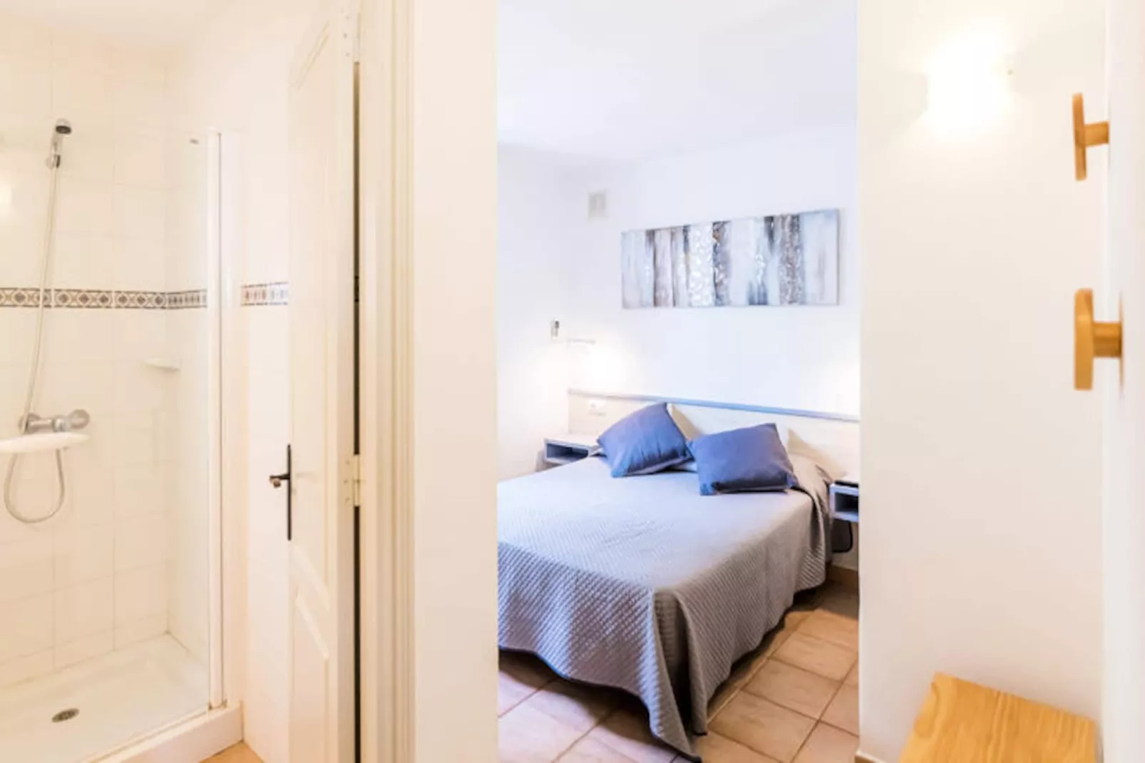 Maison à Son Bou-Image-tags.