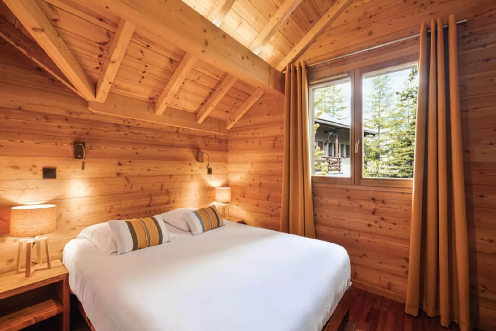 Résidence Marmottant-Buitenkant zomer