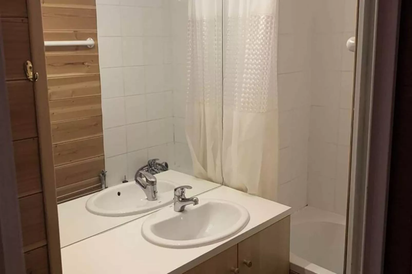 Résidence Outagno - Badkamer