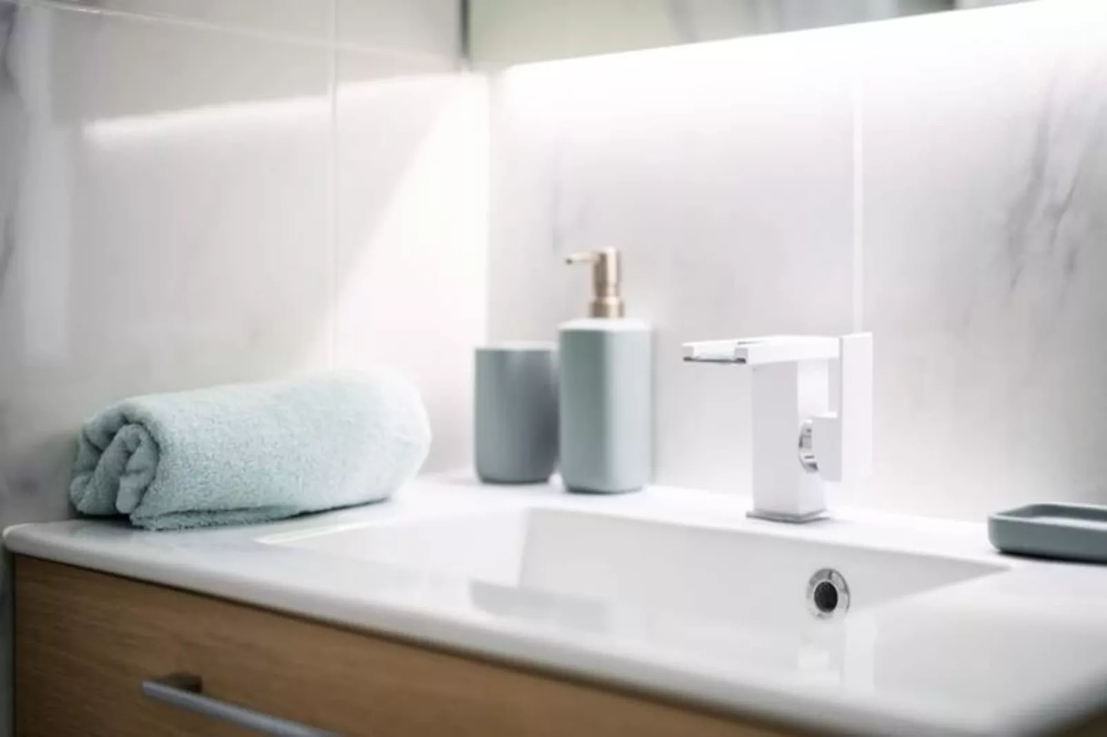 Appartement Moderne - Promenade Des Anglais à Nice-Image-tags.