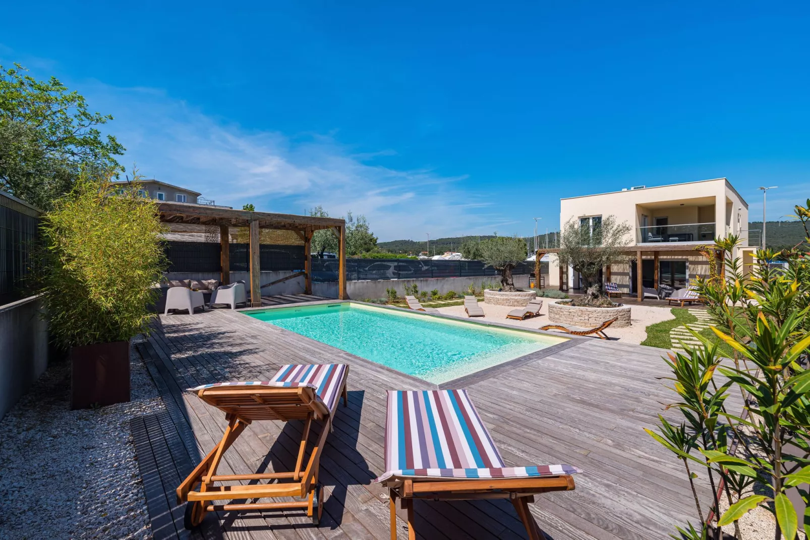 Villa Bibinje-Buitenkant zomer