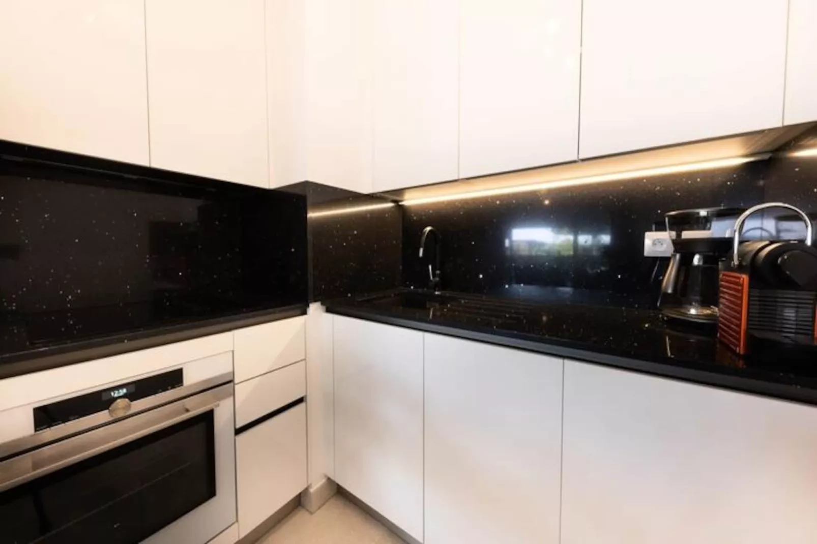 06ah - Superbe T2 Les Pieds Dans L'eau - Piscine-Image-tags.