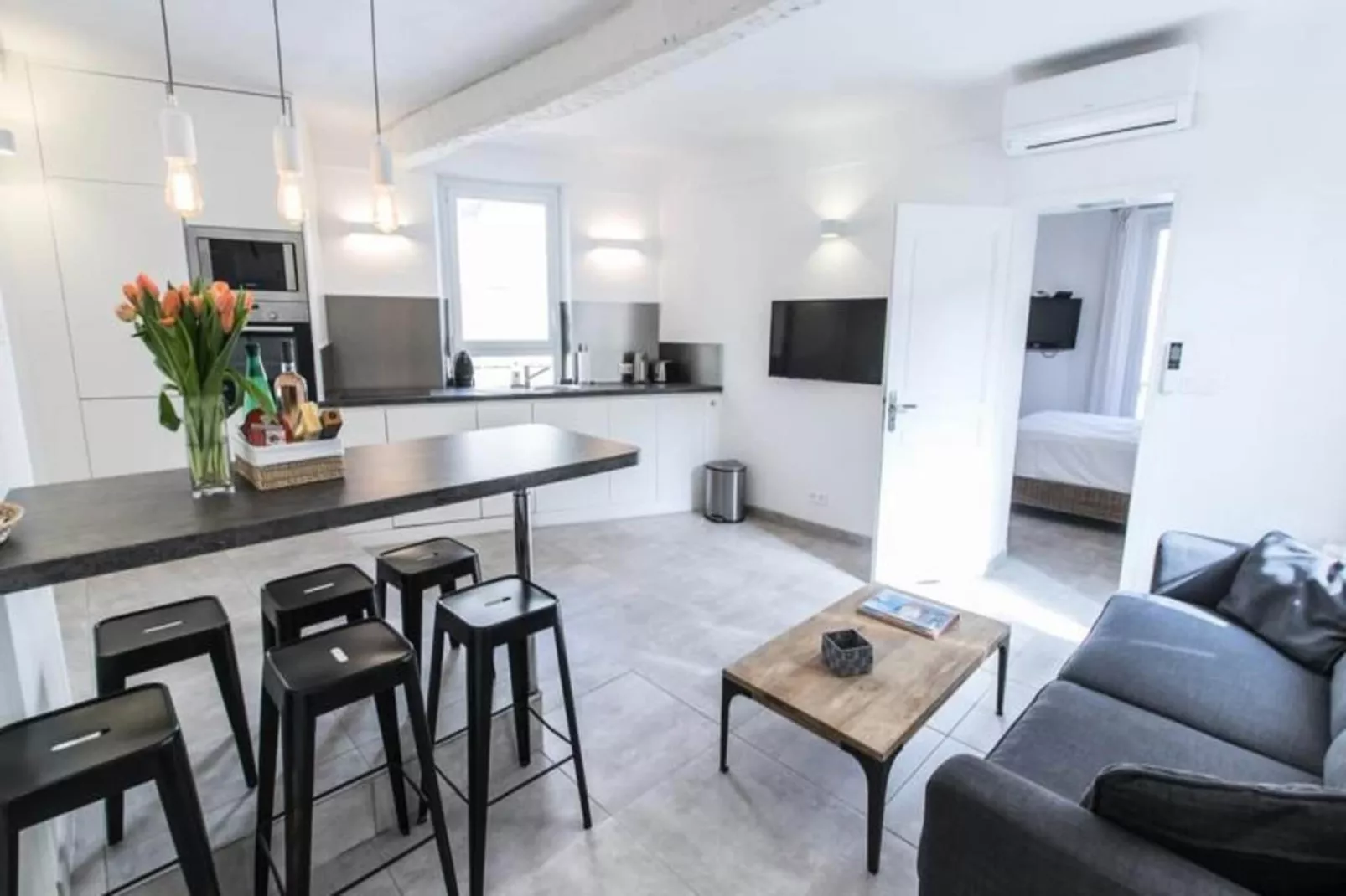 Palais & Croisette 1 Mn, 2 Pi&egrave;ces Spacieux Avec Balcon - Olam Properties-Buitenkant zomer