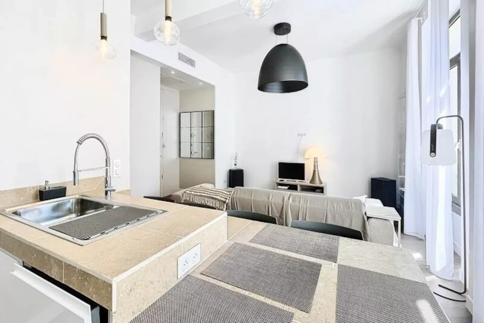 2 Pi&egrave;ces Moderne - 3/4 Pers Calme Cannes Hyper Centre Olam Properties-Image-tags.