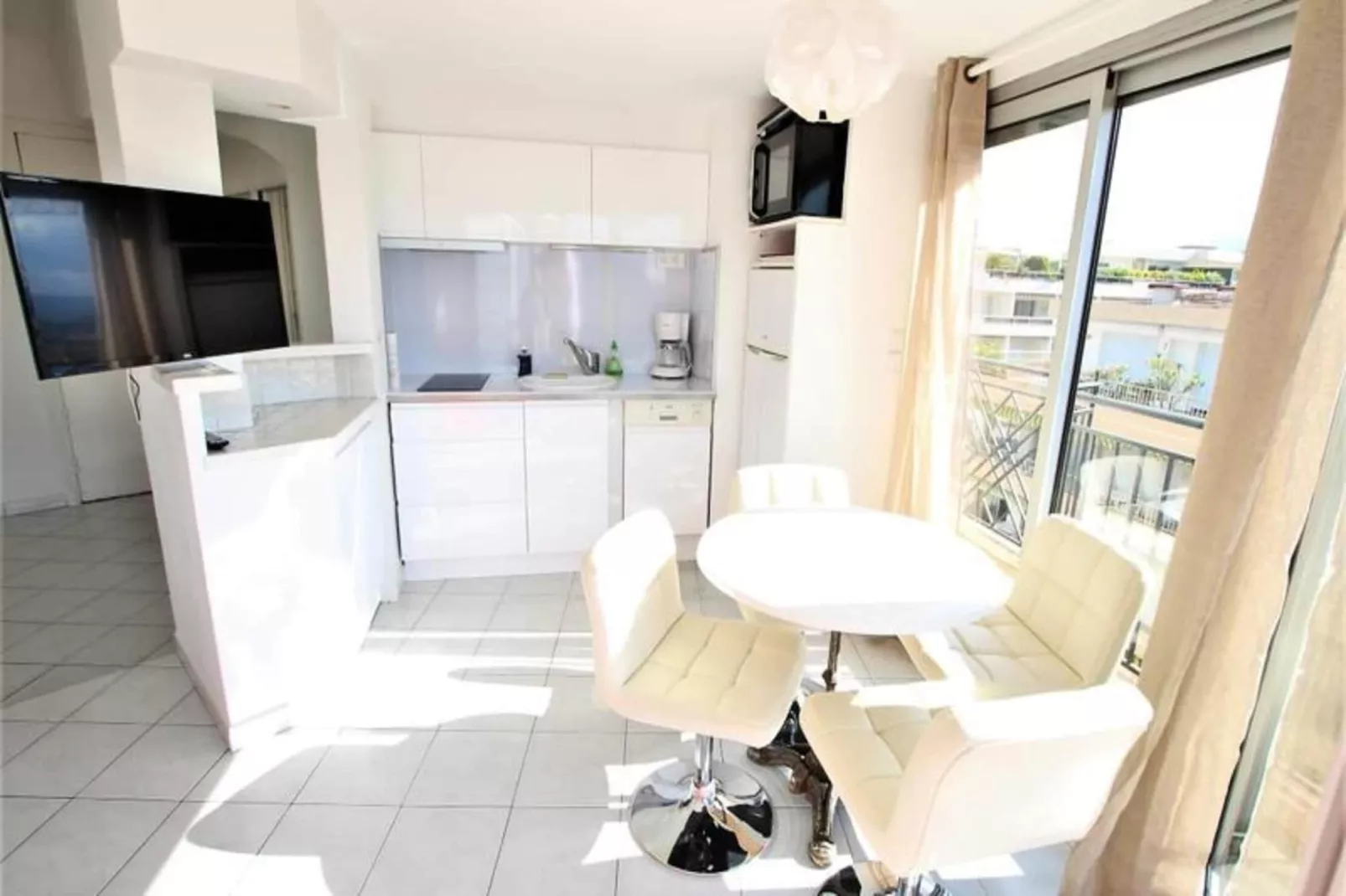 Résidence Studio Dernier &eacute;tage Avec Terrasse Sur Splendide Vue Mer-Buitenkant zomer