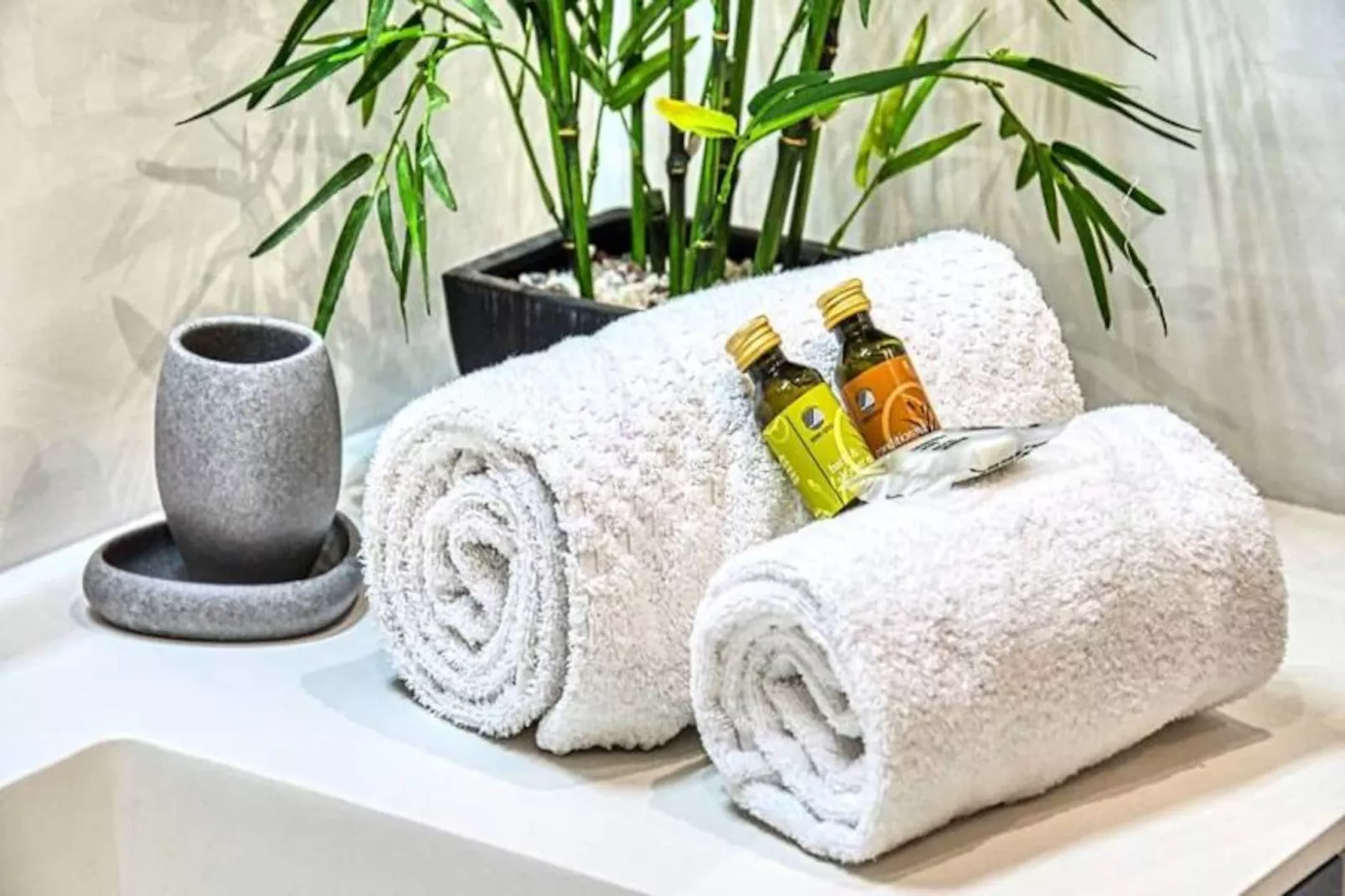 Résidence Terrasse Avec Vue Mer Panoramique Piscine Parking Cannes Centre ☀live In Ca-Image-tags.