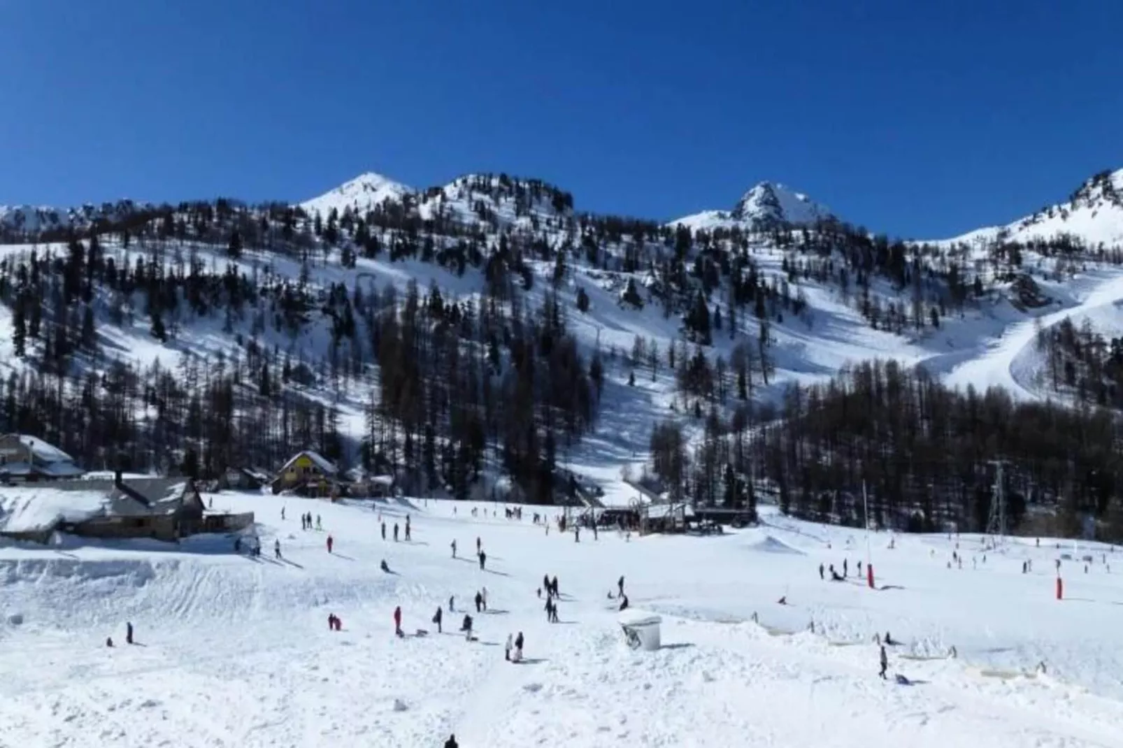 Résidence Vermeil D10-Buitenkant zomer