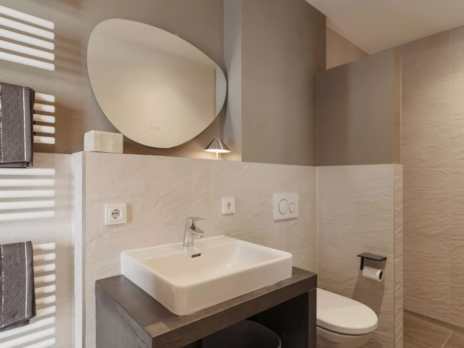 Royal Mountain Lodge-Binnen