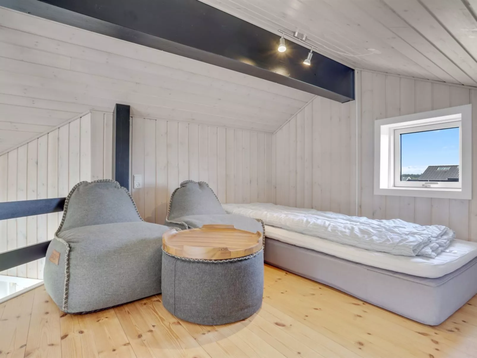 "Anthea" - 450m from the sea-Binnen