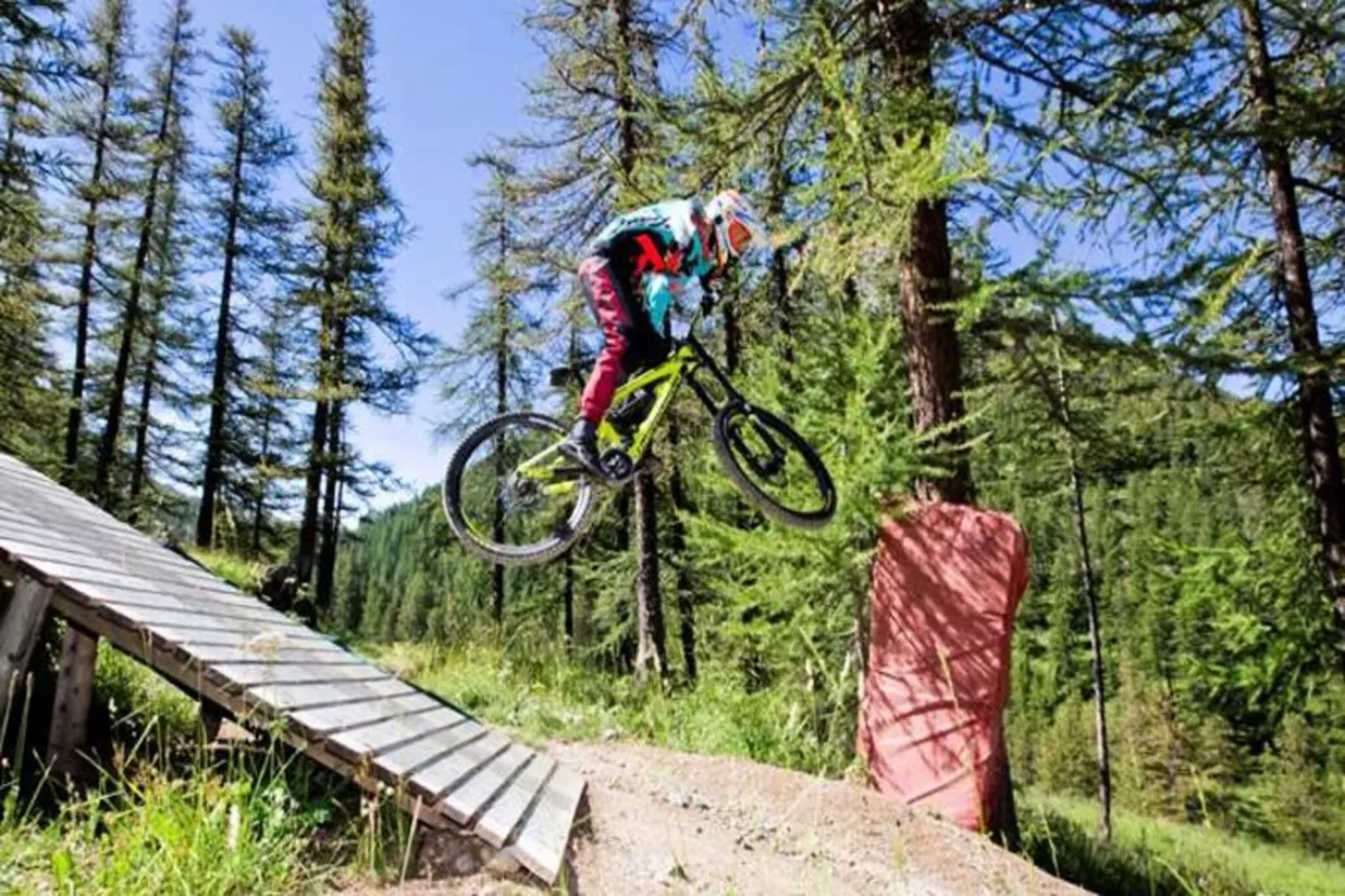 Chalet Carlines-Image-tags.