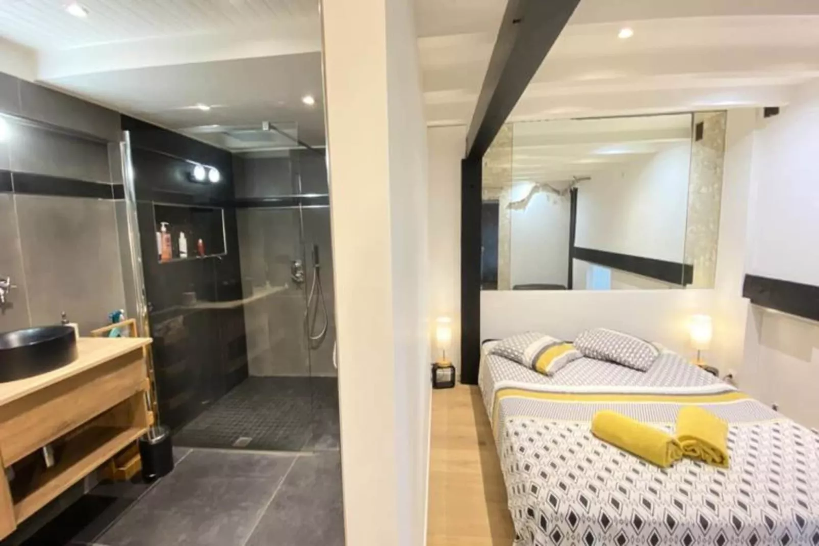 06bx : Superbe Loft - 100m2 - 6 Personnes-Buitenkant zomer