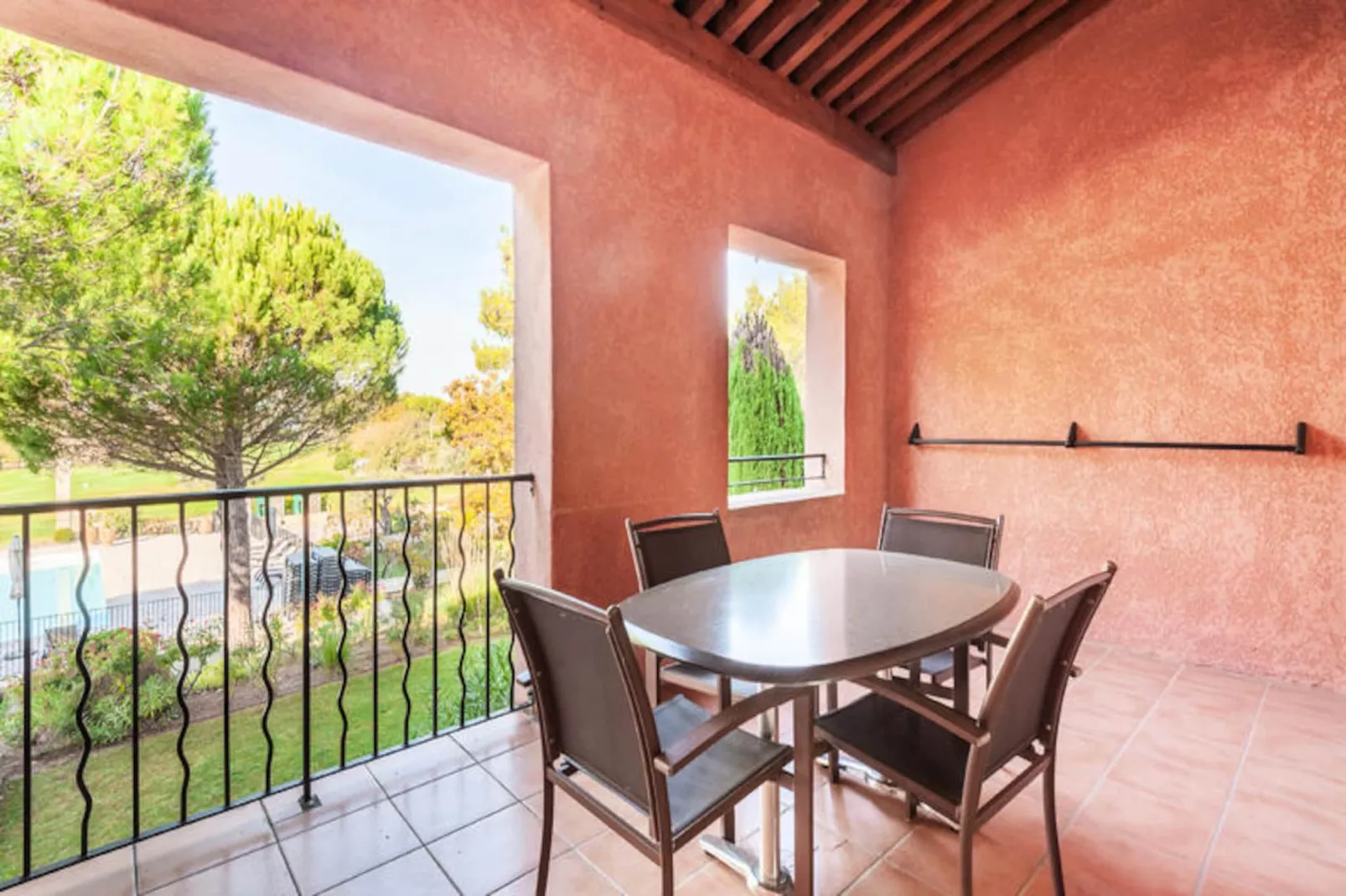 Résidence Hôtel du Golf de Pont Royal - maeva Home-Image-tags.