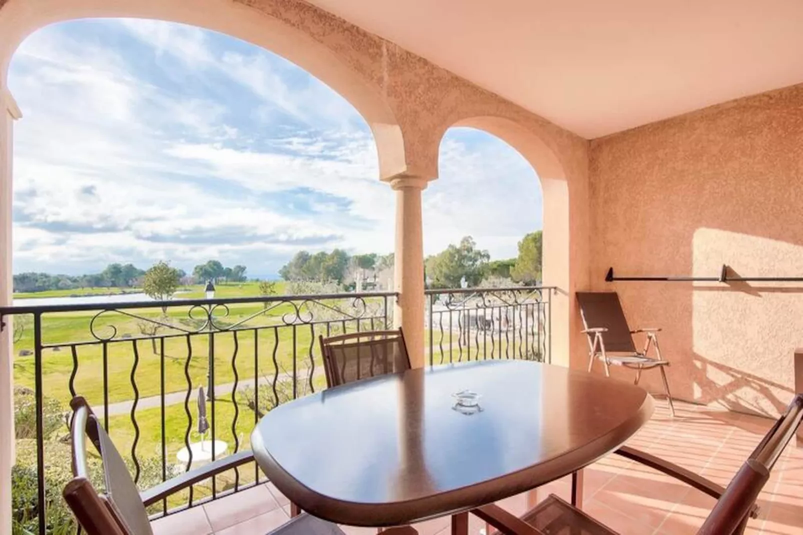 Résidence Hôtel du Golf de Pont Royal - maeva Home-Image-tags.