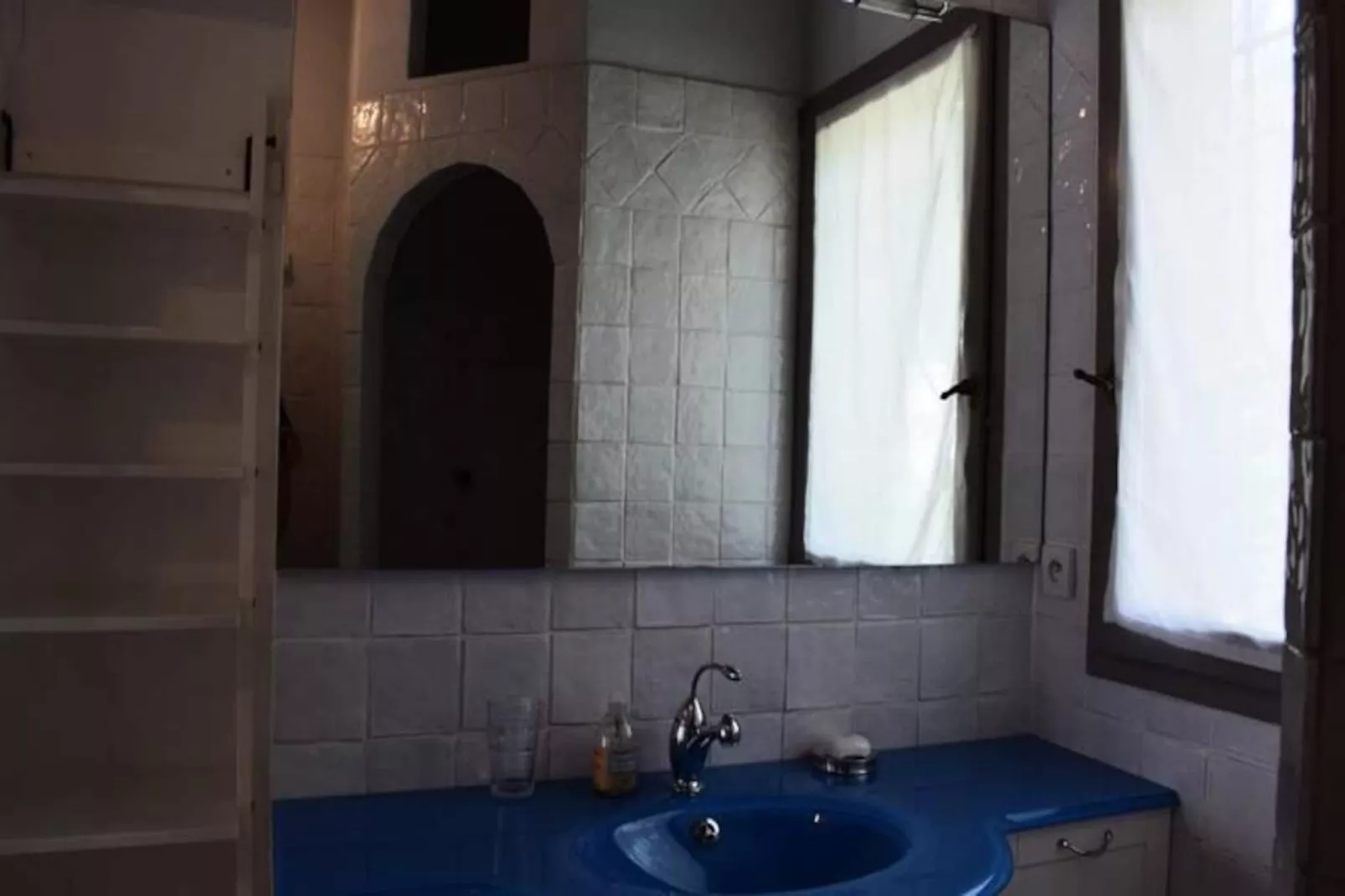 Maison Marie, Authenticit&eacute; Sur Le Golf De Pont Royal-Image-tags.