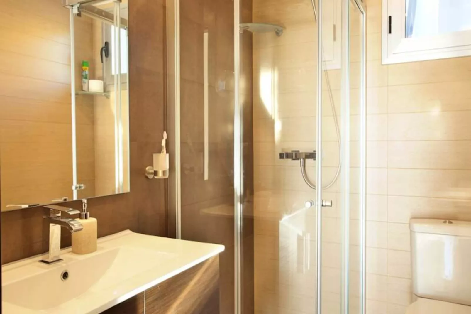 Appartements à Ojen-Image-tags.