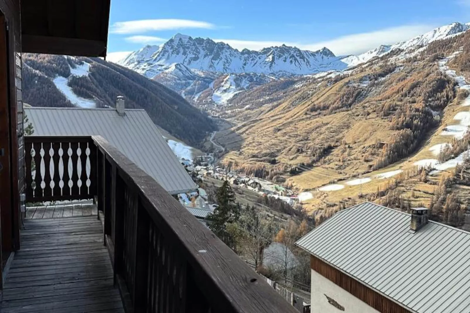 Chalet Emelthi-Image-tags.