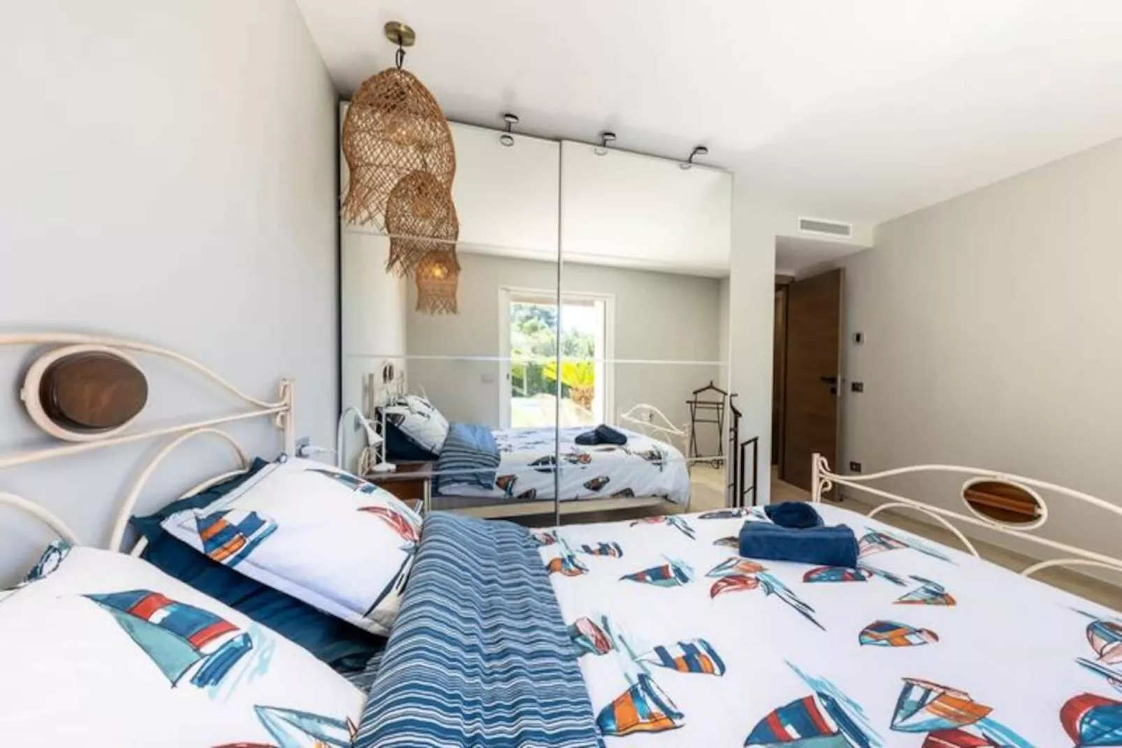 06ak1 - Villa 4 Chambres, Piscine Et Sauna-Image-tags.