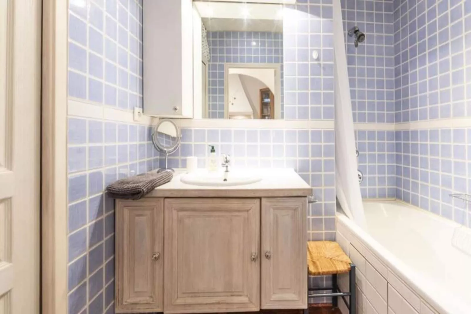 Résidence Bnb Renting Grand Studio Au C&oelig;ur De Cannes, Quartier De La Vieille Ville !-Buitenkant zomer