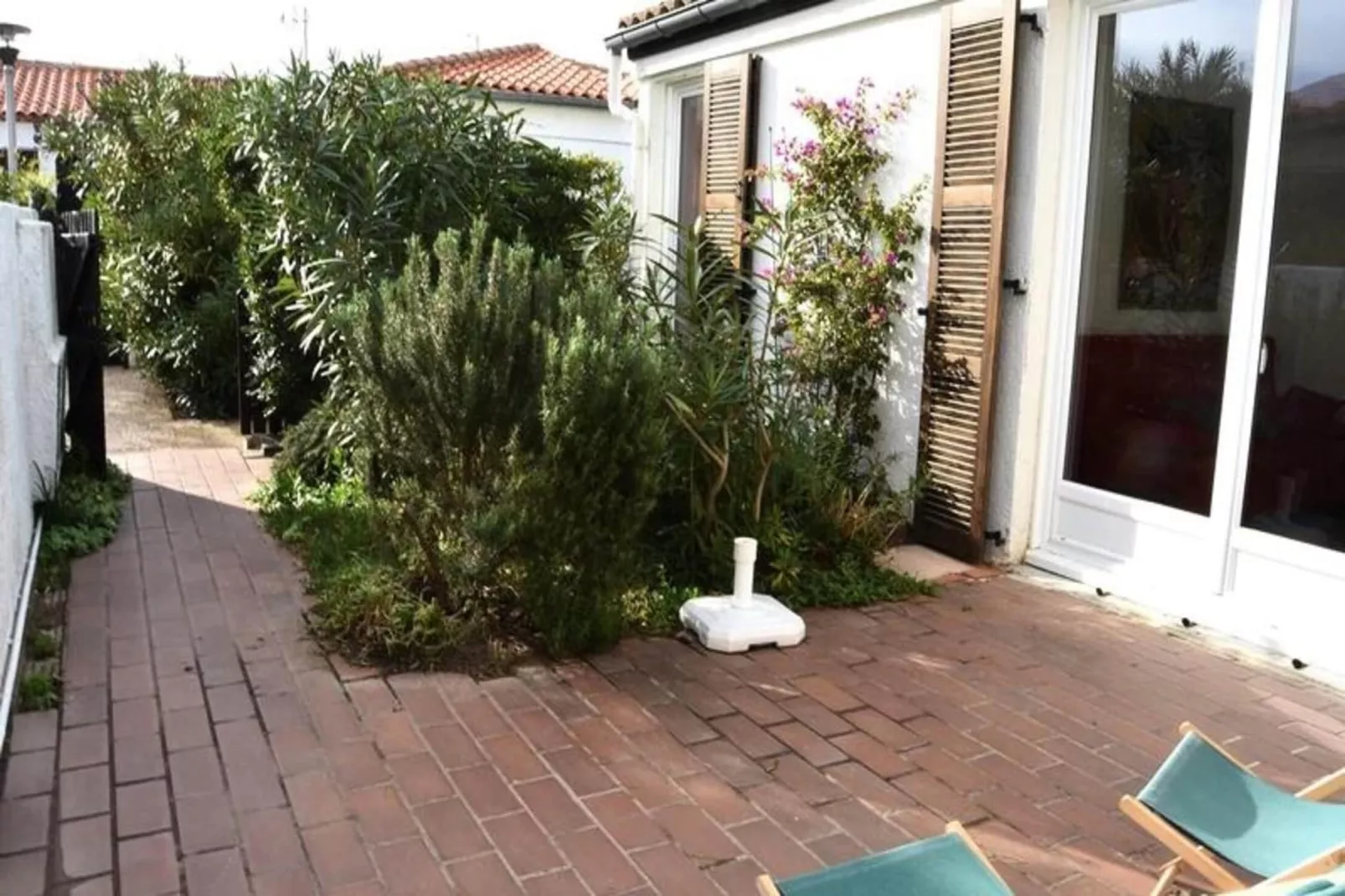 Résidence Les Candeilleres-Tuinen zomer