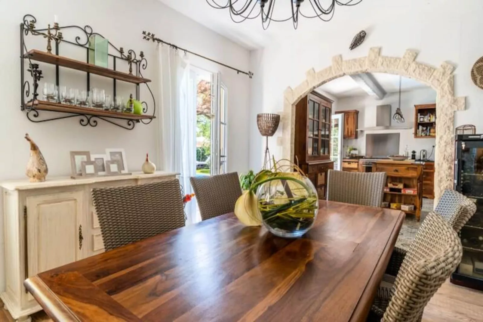 La Ch&ecirc;neraie. Proche Alpilles Et Luberon, Piscine Chauff&eacute;e-Image-tags.