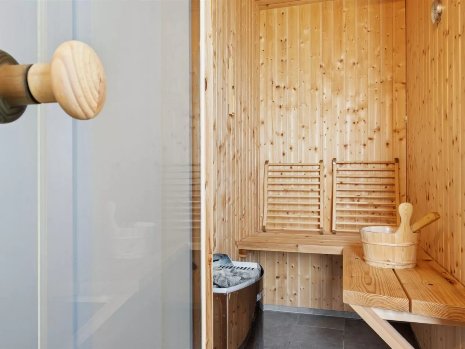 "Snari" - 700m from the sea-Binnen