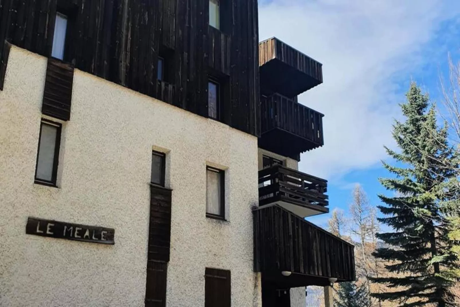 Résidence Le MÉale-Uitzicht zomer