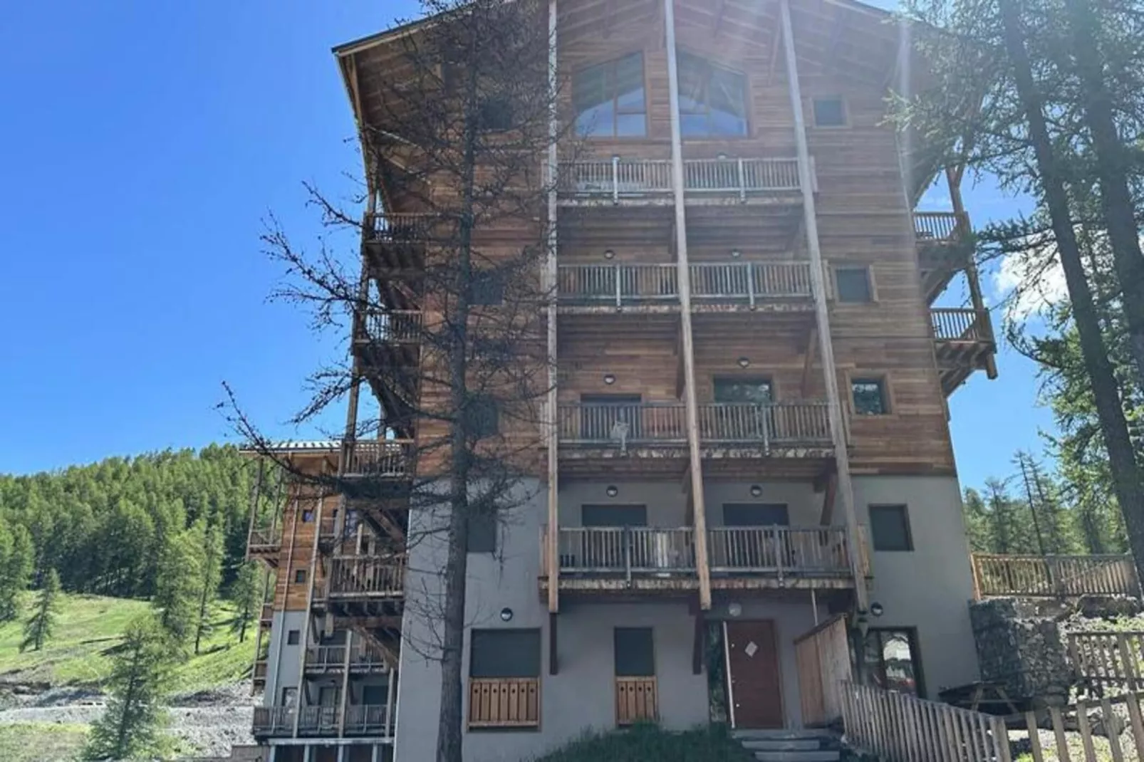 Varsea Residence - Buitenkant zomer