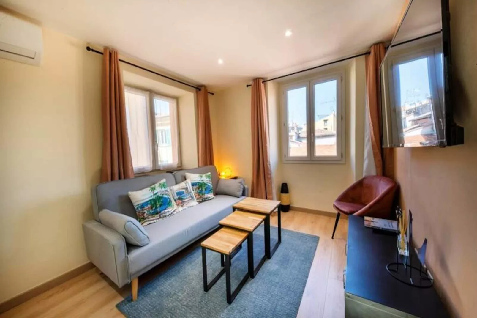 06a2 - Cœur Du Vieux Nice: Bel Appartement Rénové-Image-tags.