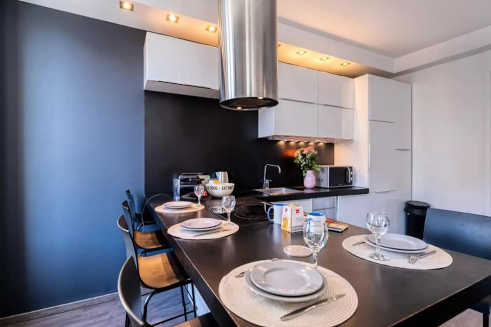 3 Pcs Design - R&eacute;nov&eacute; Cannes Ctre Croisette Emplacement N&deg;1 Olam Properties-Image-tags.