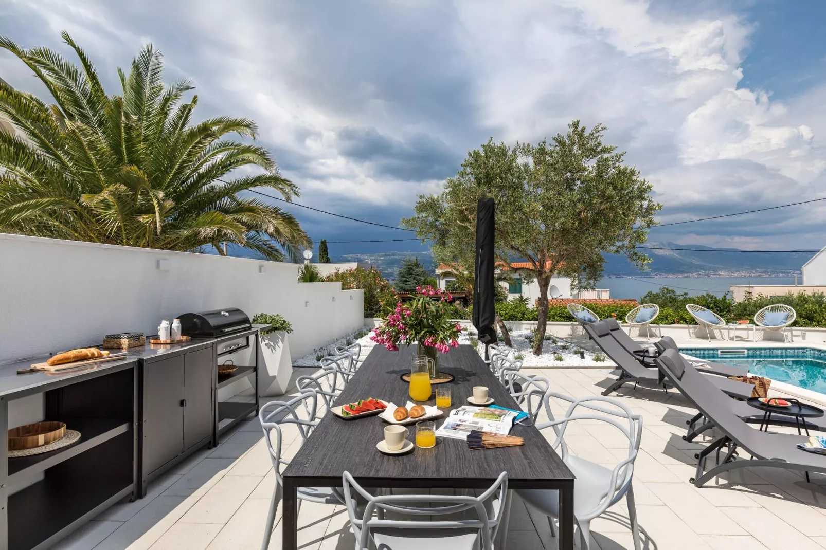 Marina Top Floor apartment E