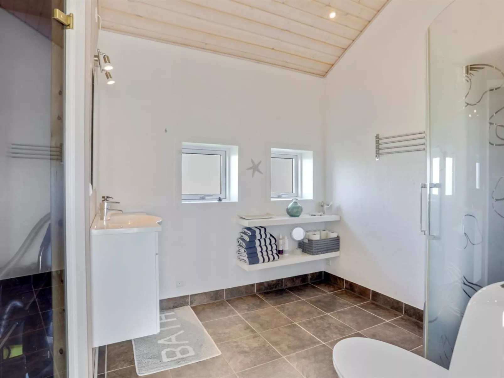 "Anthea" - 450m from the sea-Binnen