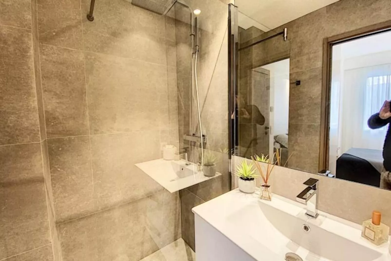 Armenonville 3 Pcs Premium Balcon Parking Croisette 2 Mns Olam Properties-Image-tags.