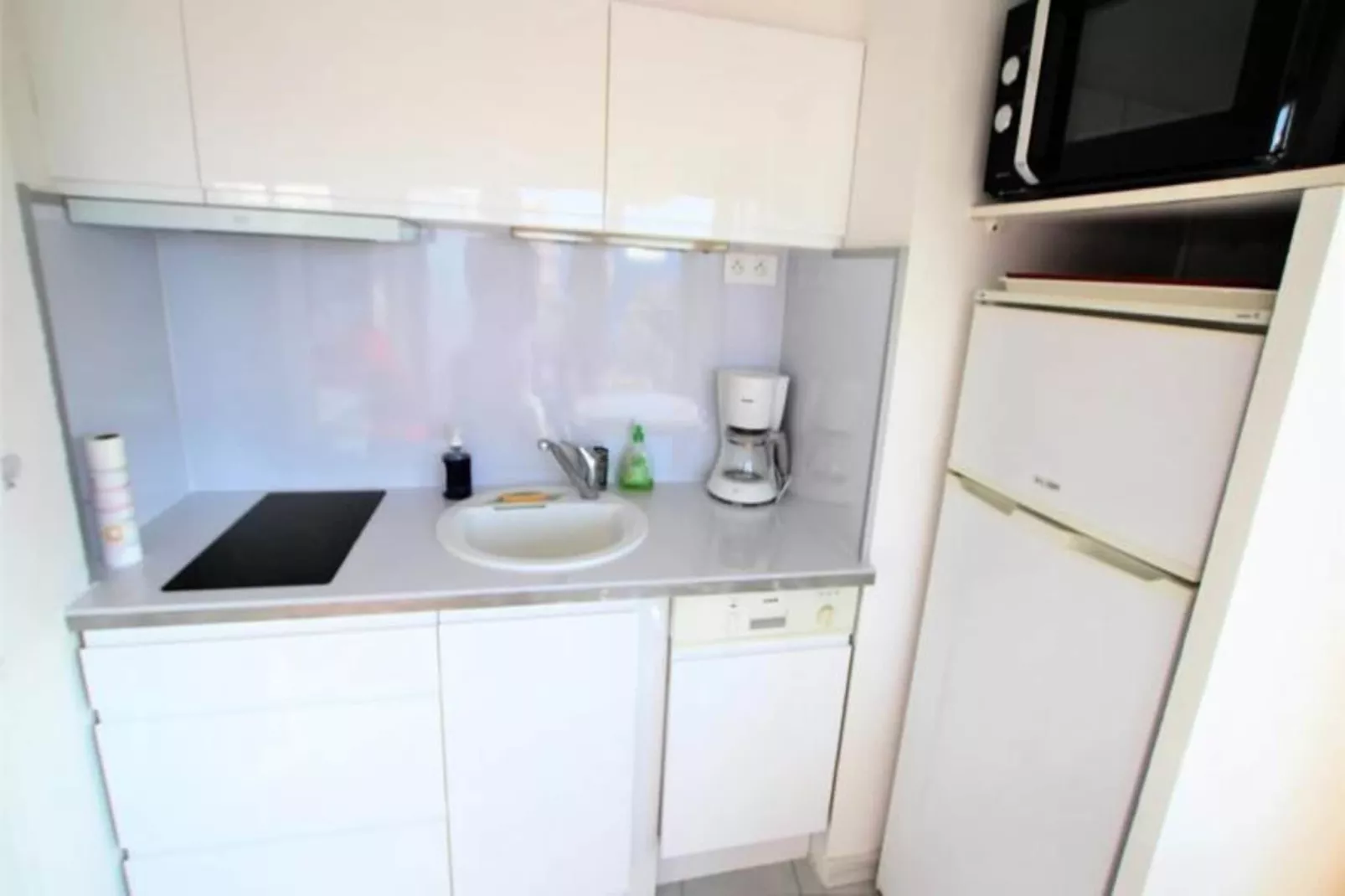 Résidence Studio Dernier &eacute;tage Avec Terrasse Sur Splendide Vue Mer-Buitenkant zomer