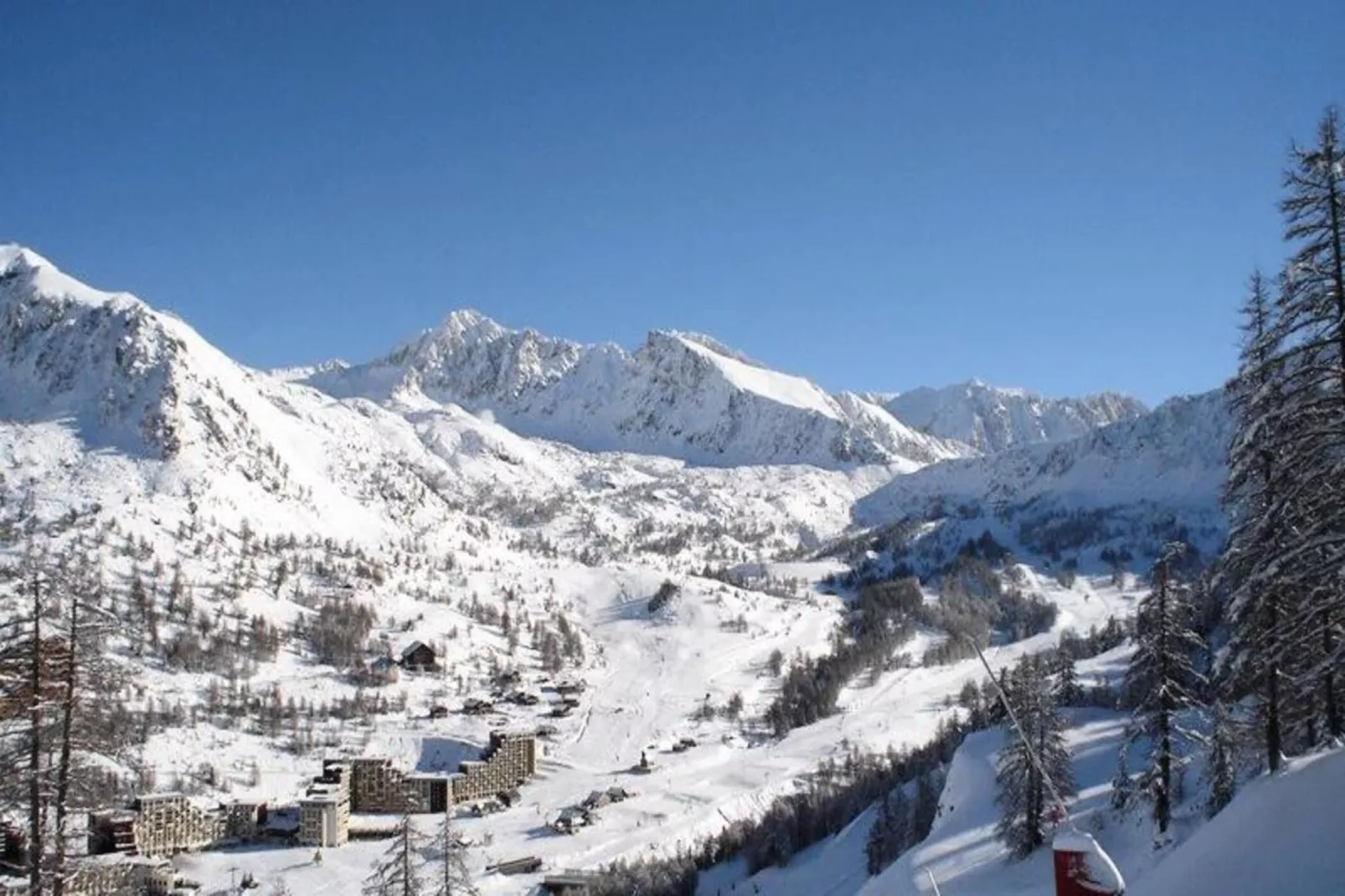 Résidence Malinvern C15-Buitenkant zomer