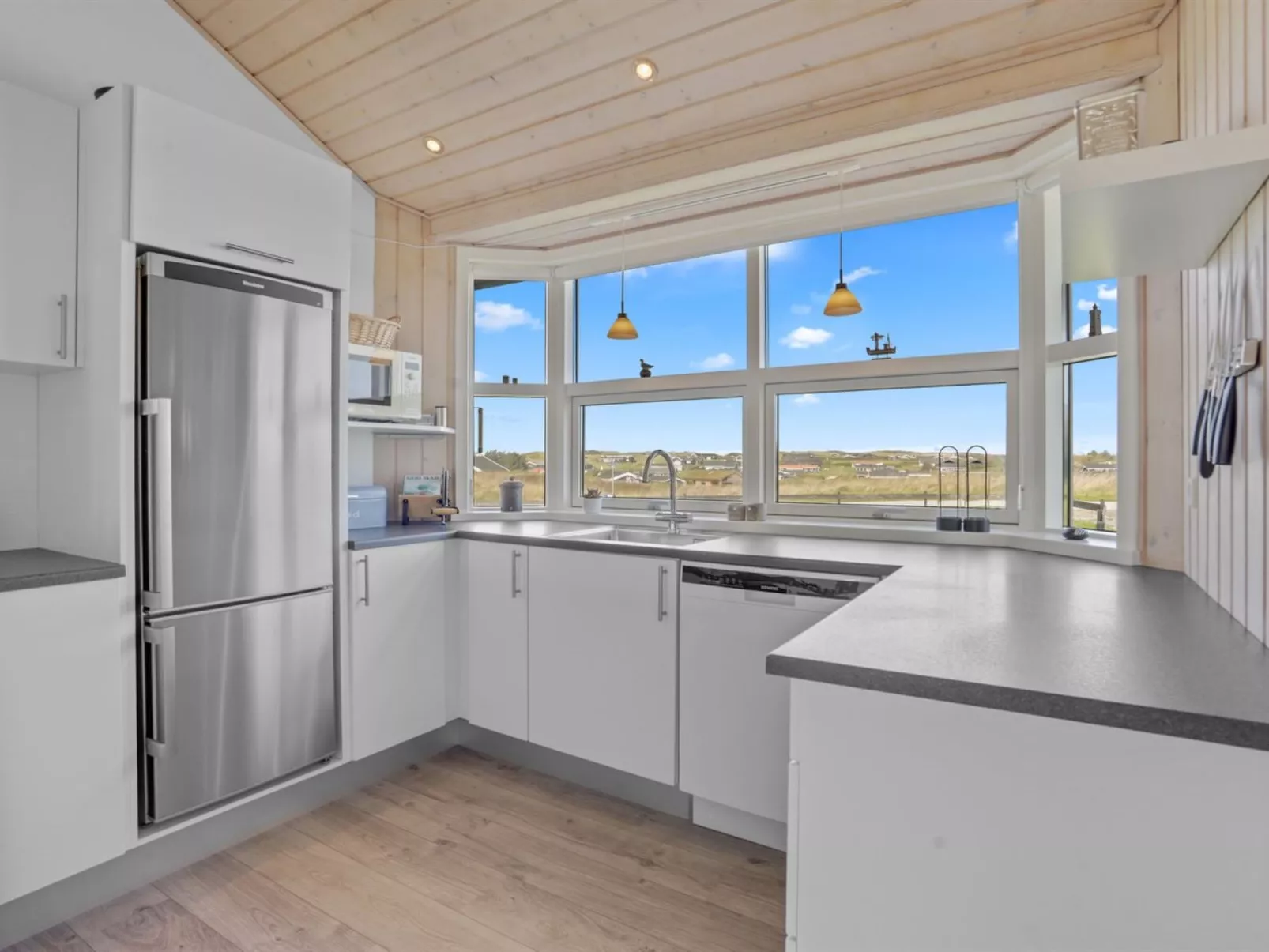 "Anthea" - 450m from the sea-Binnen