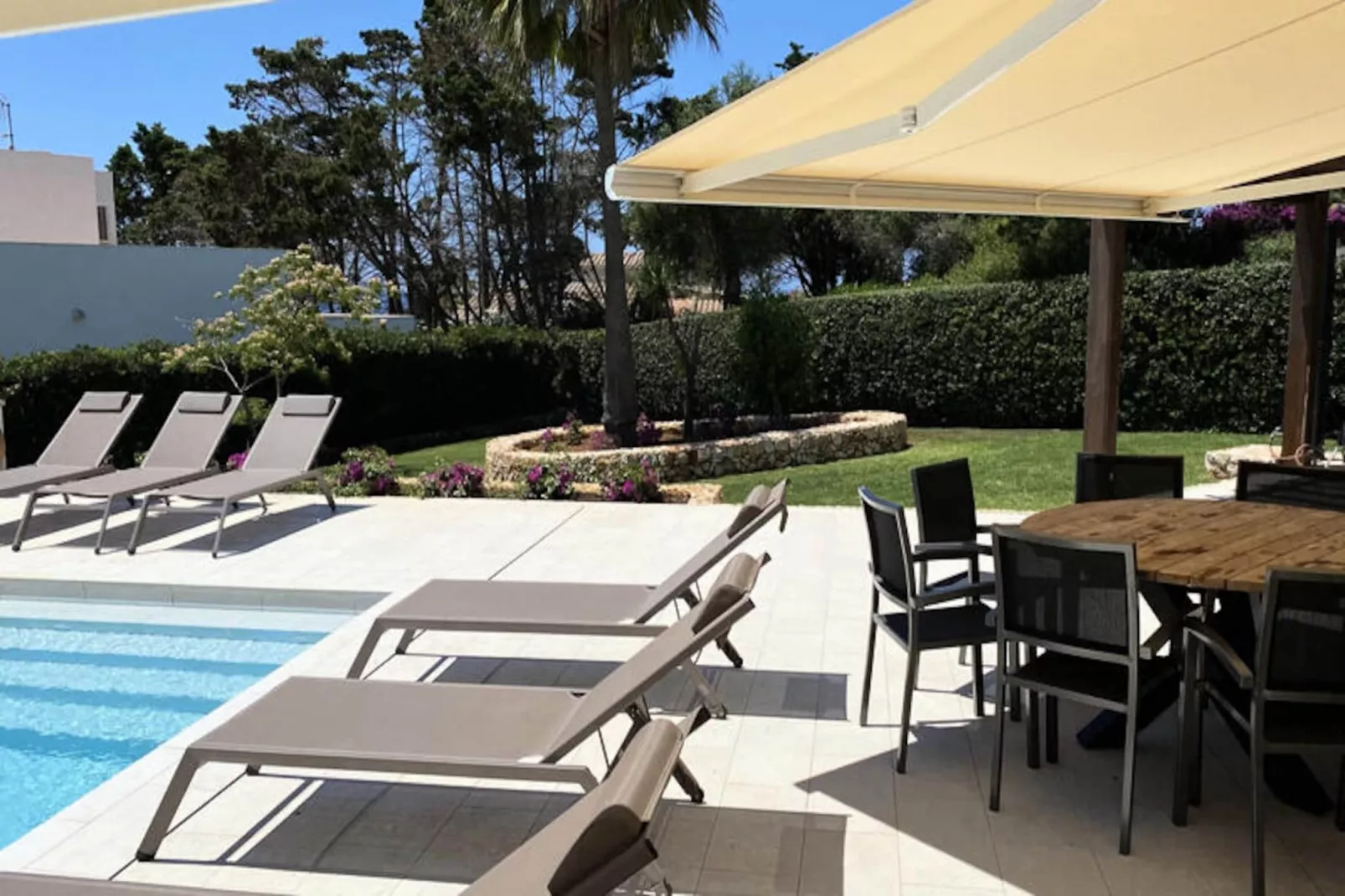 Maison à Binisafuller-Image-tags.