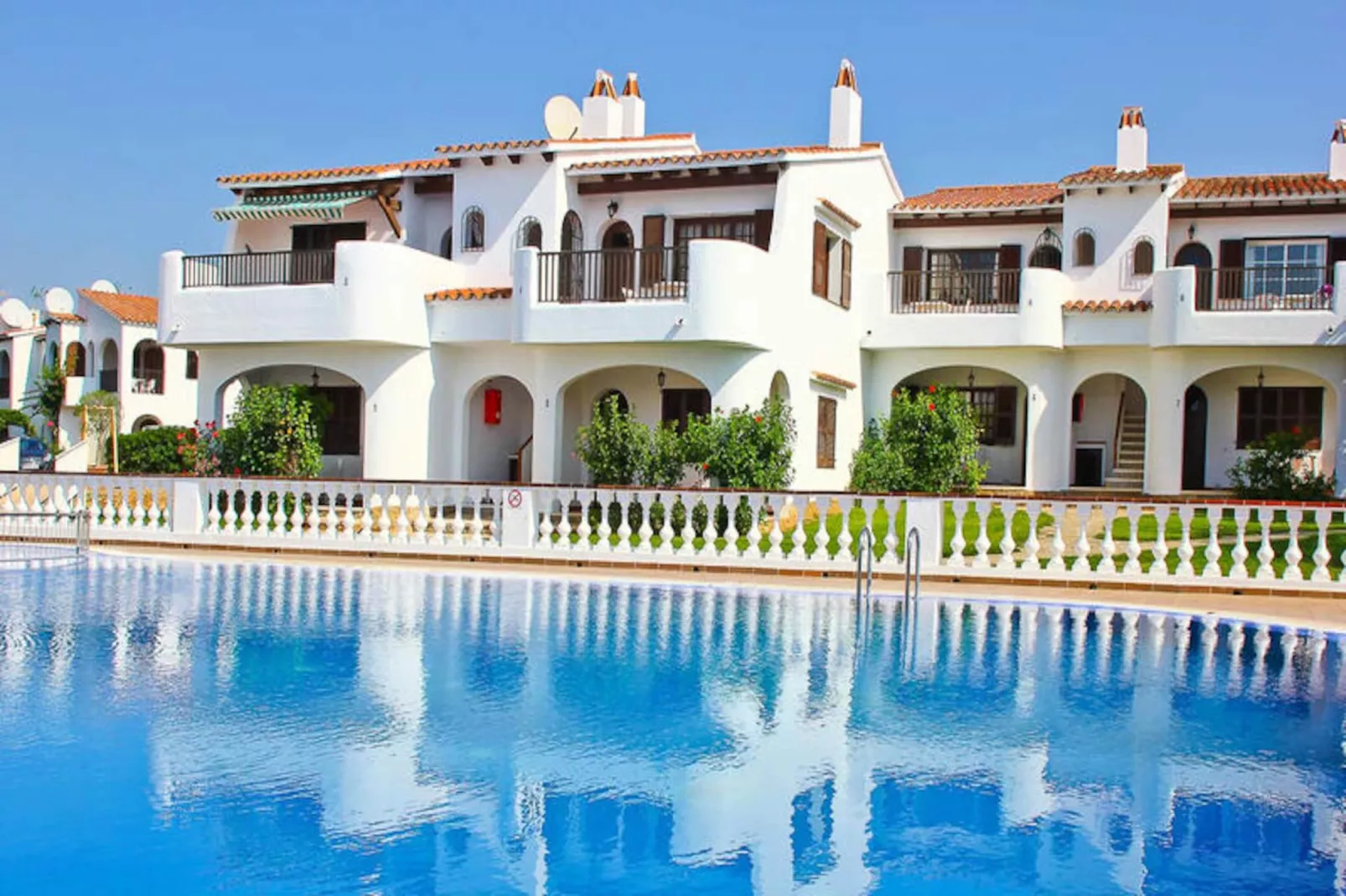 Appartements à Son Bou-Image-tags.