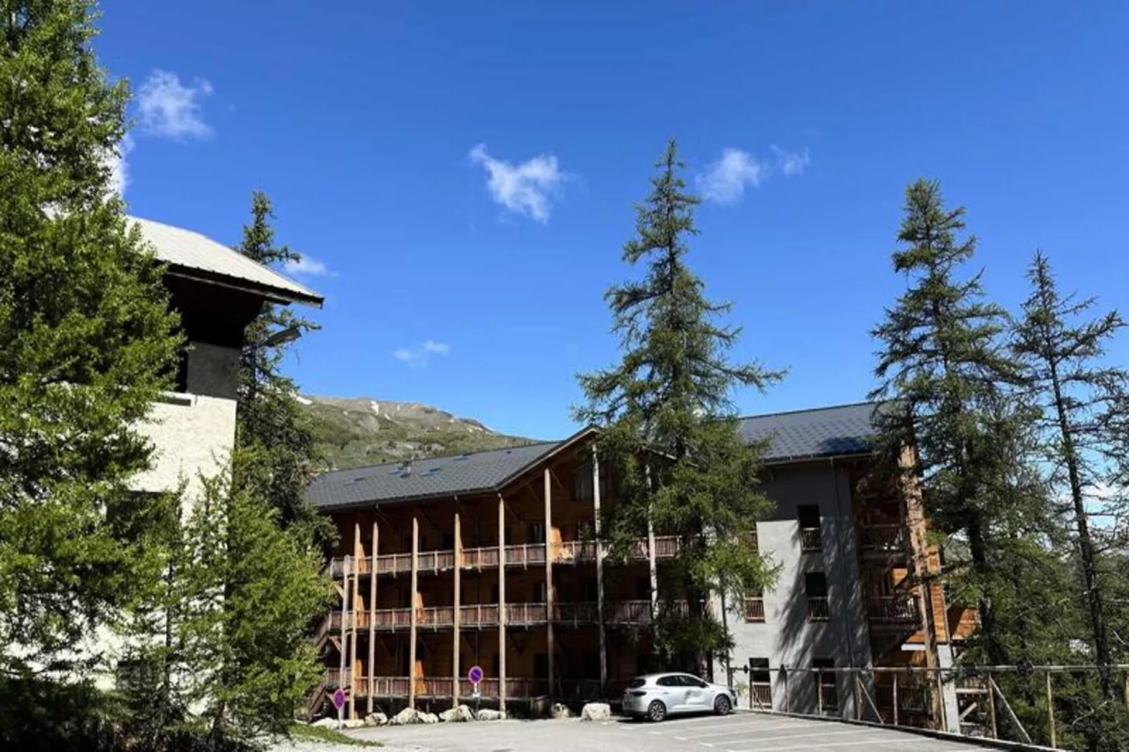 Varsea Residence - Buitenkant zomer