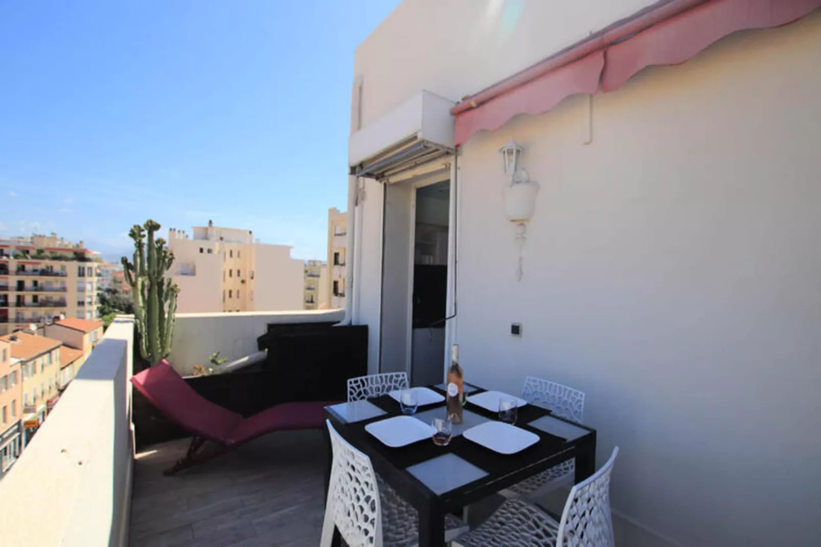 Appartements à Nice-Buitenkant zomer