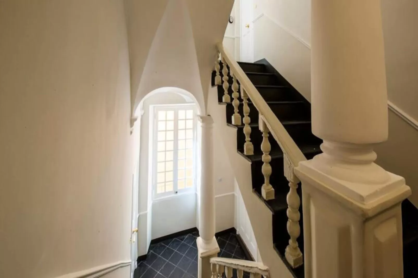 06a2 - Cœur Du Vieux Nice: Bel Appartement Rénové-Image-tags.