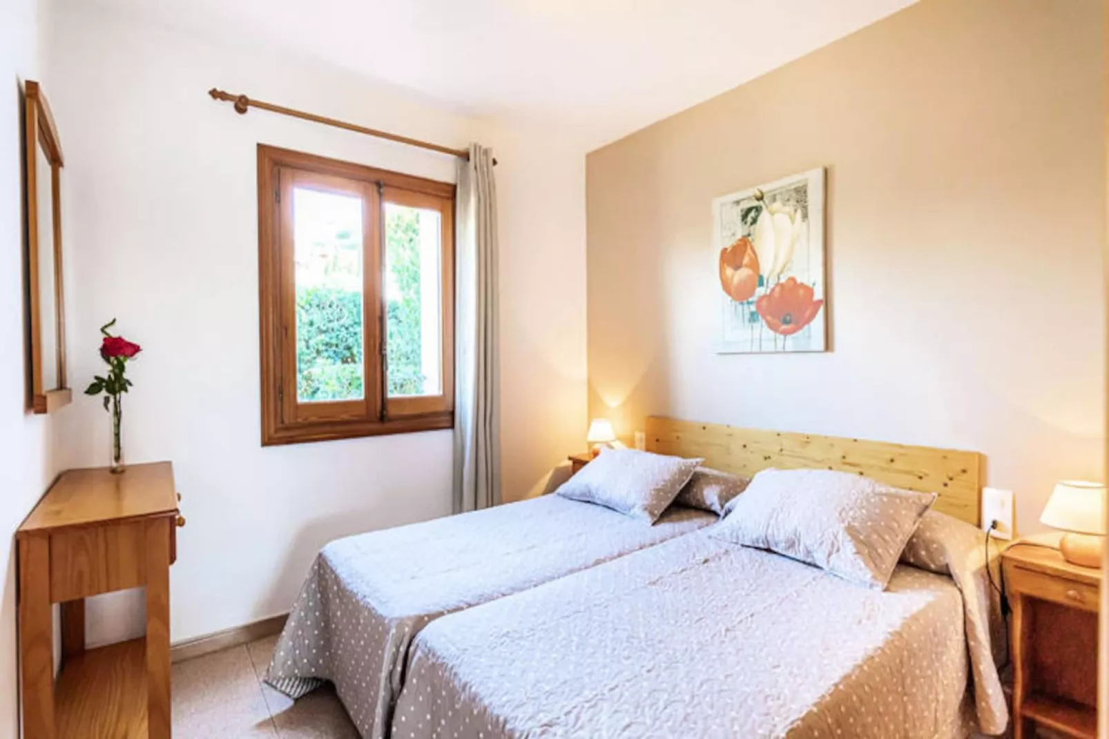 Maison à Son Bou-Image-tags.