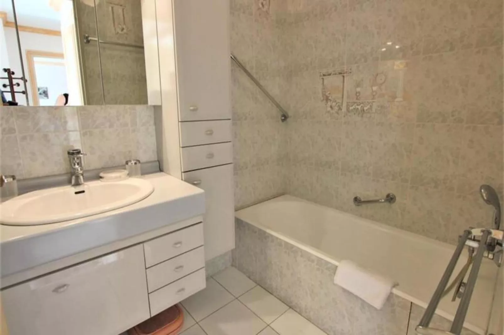 Résidence Appartement Climatis&eacute; 5 Voyageurs De 80 M2, Centre Ville Et Croisette-Badkamer